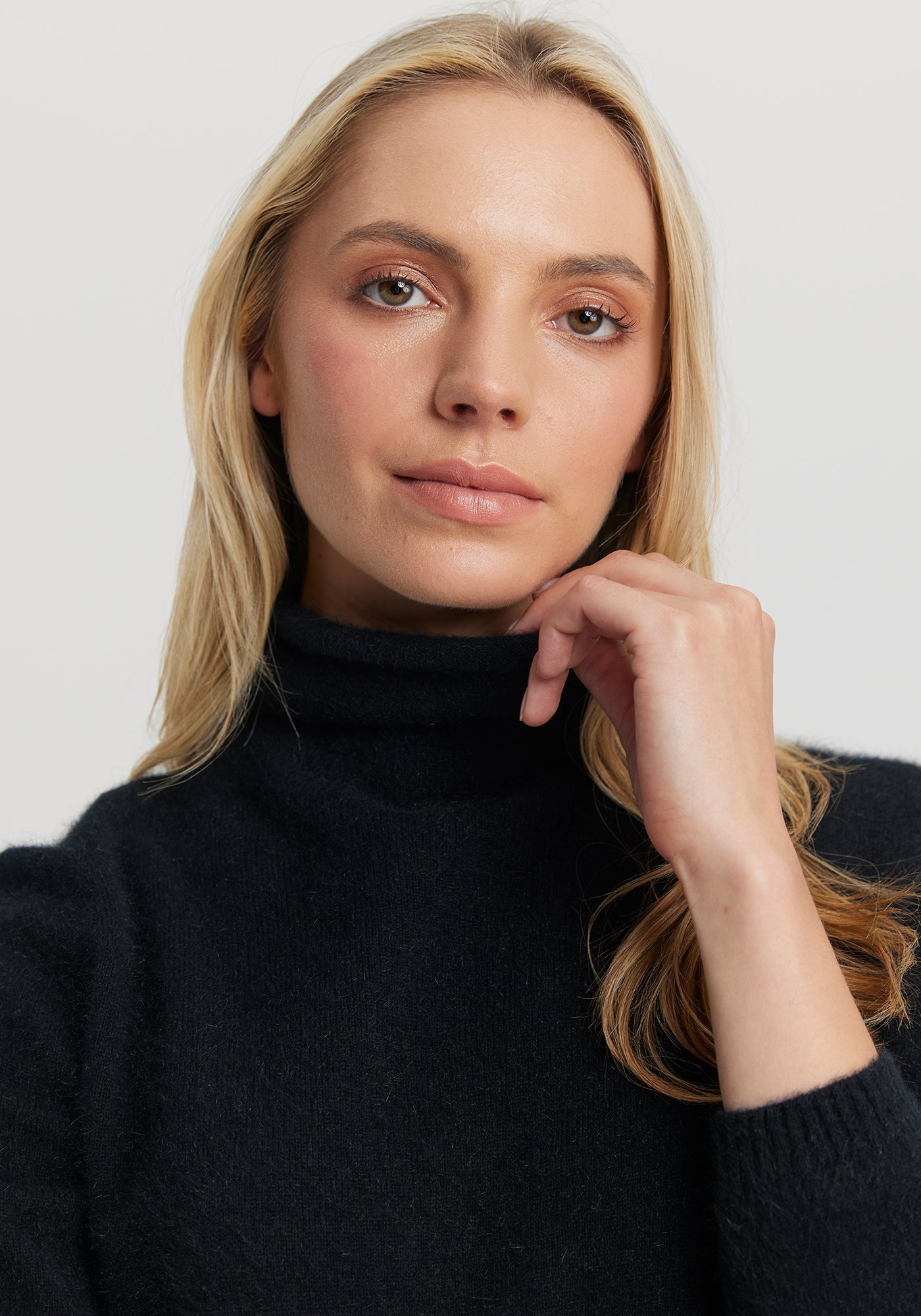 Kapua Sweater Dress from Untouched World, available shopology Christchurch CBD. With cocooning warmth, the Kapua™ Sweater Dress offers luxury like no other. Made from Untouched World's exclusive Kapua™ blend of 40% Premium Possum Fibre, 40% Cashmere and 20% Mulberry Silk Easy fit Soft mock neck Mid-length Microplastic-free Made in New Zealand Available in S - L