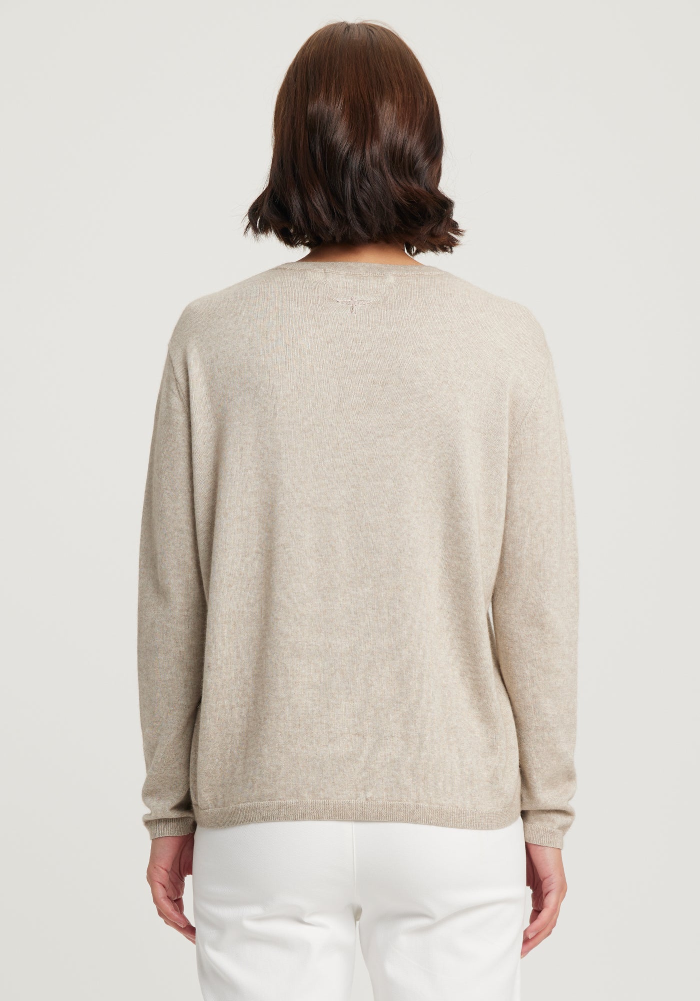 Esther Crew available shopology Christchurch, CBD. The Esther Crew is styled with a classic cut and fine rib finishing. This simple style is elevated in the most luxurious of yarns, a blend of TENCEL™, merino and ultrafine possum. The perfect layering piece, over a singlet or under a jacket, it's pure luxury against your skin. Itch free & pill free.