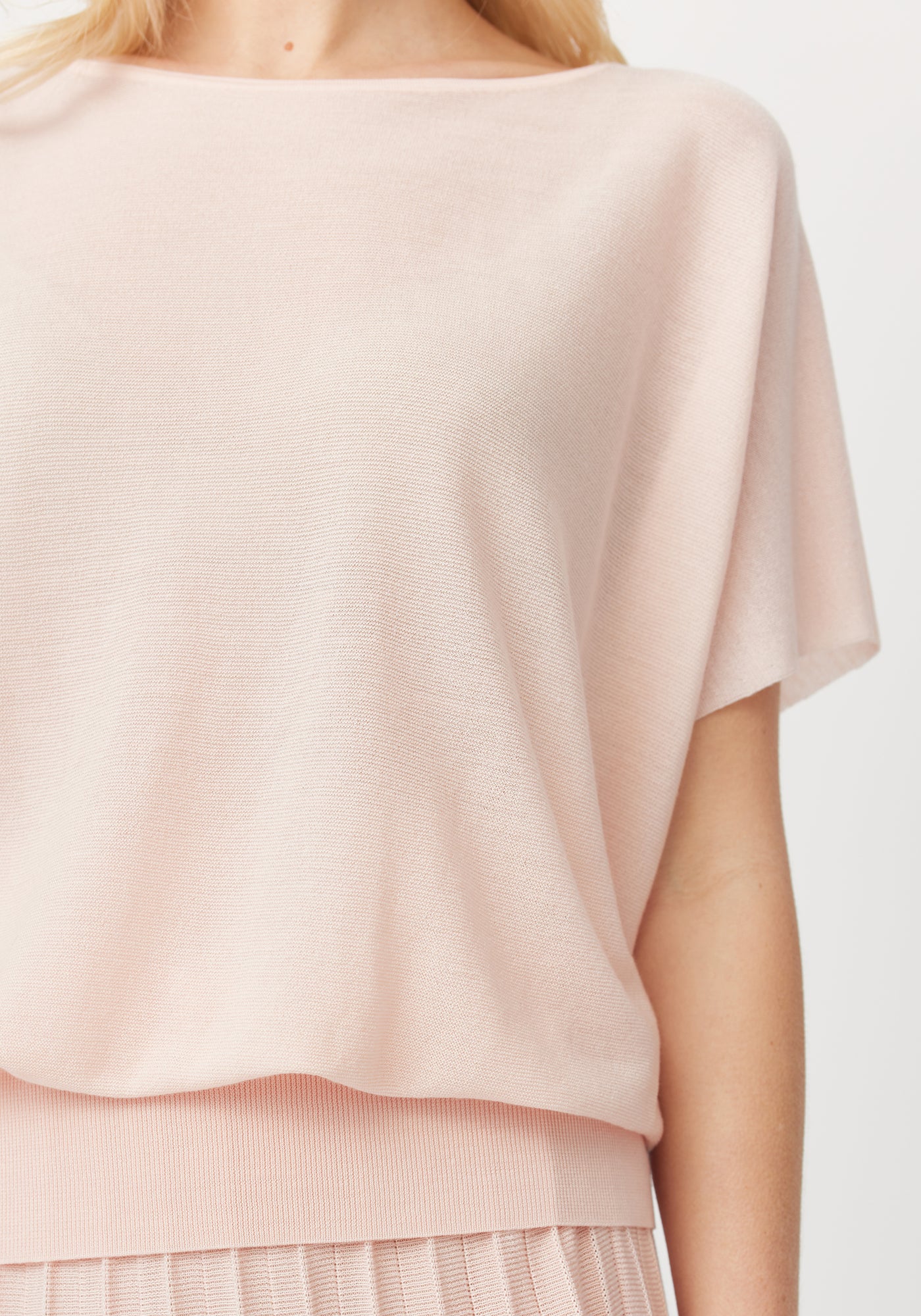 Luna Tee