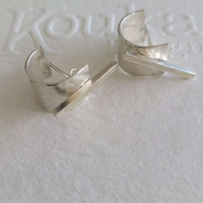 Silver Curve With Bar - Earrings