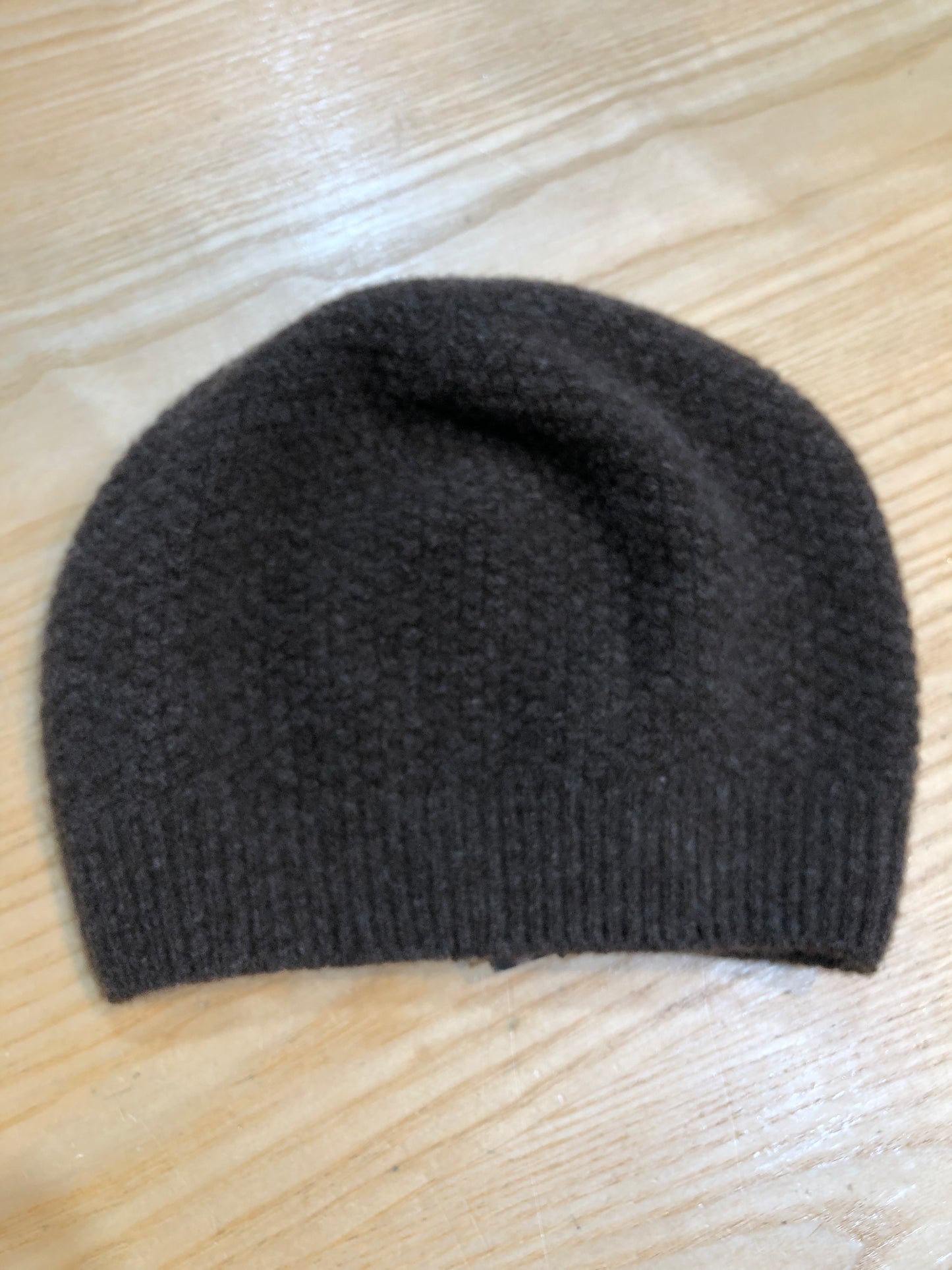 Beret made in New Zealand, using merino fibre sourced from a prize winning flock in Central Otago, use of quality New Zealand grown & processed yarn has created these gorgeous berets, the colouring is entirely natural (un-dyed), sustainable & traceable, beret sits perfectly on your head and the colours suit most complexions, one of Shopology’s bestsellers, great gift for those travelling overseas, local, exclusive CBD, made in Canterbury