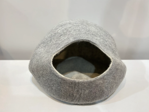 Exclusive Shopology, Cosey, Animal pod, Cat pod, New Zealand Wool, Animals, biodegradable, breathable, eco & sustainable, Gift, Felted, sustainable, natural, NZ wool felted cat pods or for small animals. The perfect cosy bed for your cats or small animals