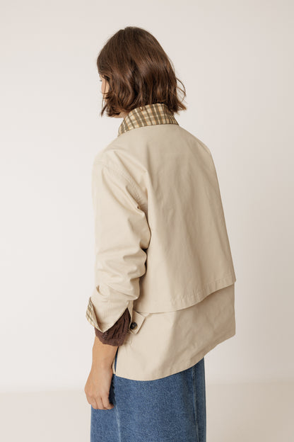 Short Checkered Collar Raincoat