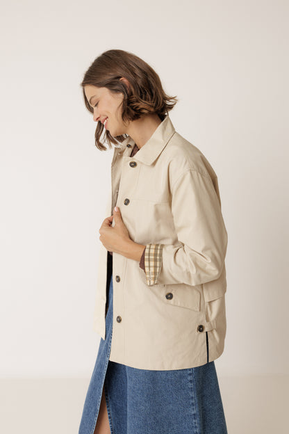 Short Checkered Collar Raincoat