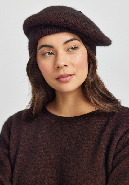 Nia Beret