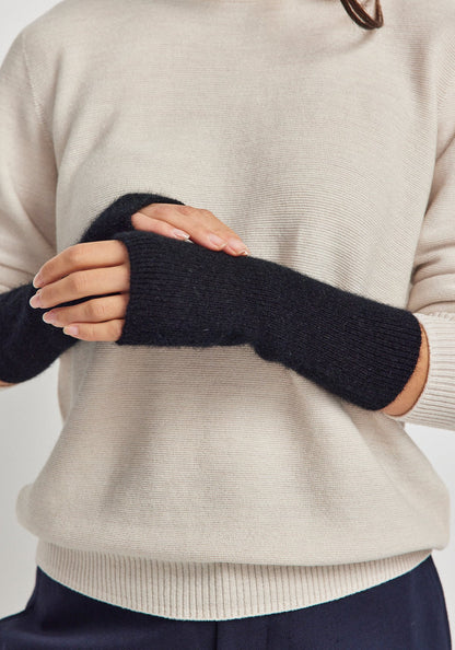 Nia Handwarmers