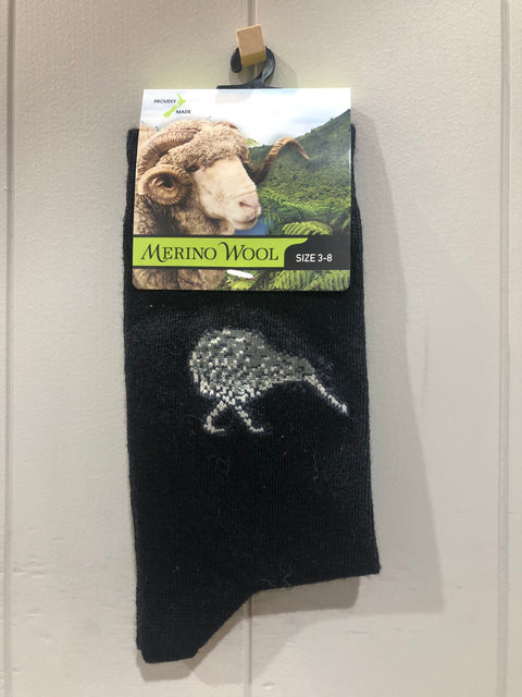 Merino Wool blend socks with iconic NewZealand images Knitted in contrasting colour on the side of the socks, ( fern, kiwi & sheep ), shopology, great gift for those travelling overseas, easy-care and durable, machine washable, 40% wool, 32% nylon, 18% polyester, 4% elastan, sizes : 3 - 8, 6 - 10,11 - 13  