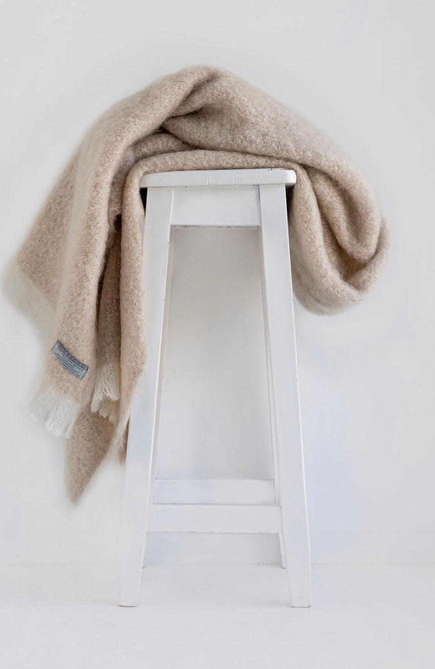 Gorgeous Mohair Blanket/Throw, come's as a luxury Throw or a Knee rug, vast range of colours, extremely soft, fleece of NewZealand Angora goats, lightweight with warmth, natural lustre with natural insulating properties, shopology, masterweave, come's in 2 sizes, Blanket Throw : 185cm x 130cm Knee Rug : 130cm x 100cm, made in NewZealand, great gift for overseas, tourist