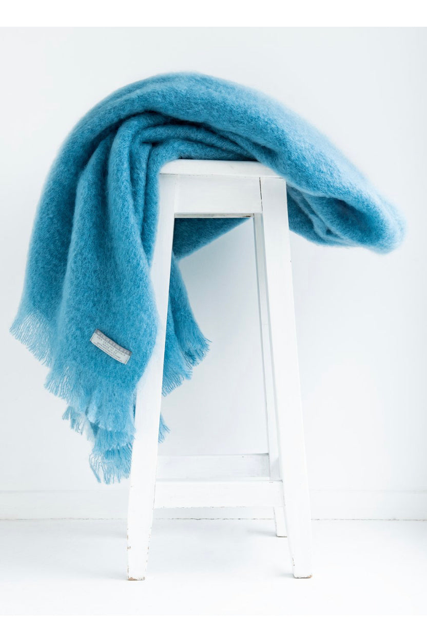 Gorgeous Mohair Knee Rug / Throw, come's as a luxury Throw or a Knee rug, vast range of colours, extremely soft, fleece of NewZealand Angora goats, lightweight with warmth, natural lustre with natural insulating properties, shopology, masterweave, come's in 2 sizes, Blanket Throw : 185cm x 130cm Knee Rug : 130cm x 100cm, made in NewZealand, great gift for overseas, tourist