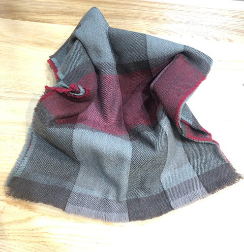 Limited edition large handwoven designer scarves, by a craftsman weaver, specialising in traditionally inspired tartans & tweeds, using quality New Zealand grown & processed merino yarn, natural, sustainable, made in New Zealand, a great gift come's boxed, Jane Shand merino scarf, Shopology,  local, made in canterbury, CBD