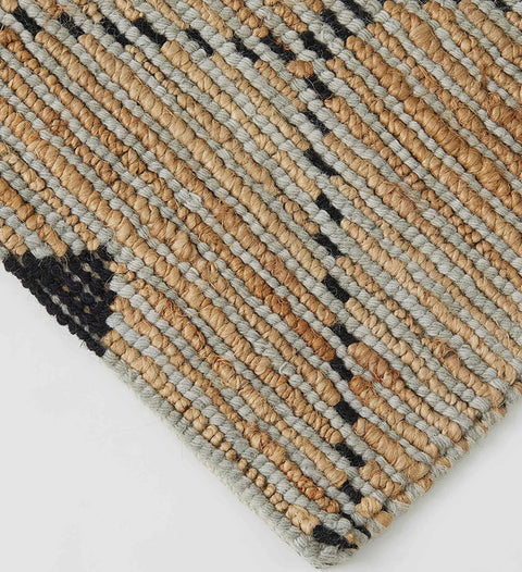 Available exclusive shopology, Christchurch CBD. Hand-woven with Ogee motif inspired by Morocco 50% Wool and 50% Jute Hard-wearing and durable 2m x 3m Ethically handmade. Together with hand-woven appeal and repetitive diamond pattern, the Denali rug is a statement piece. Its sophisticated design makes this rug easy to style and works well with striking furnishings and metal tones.