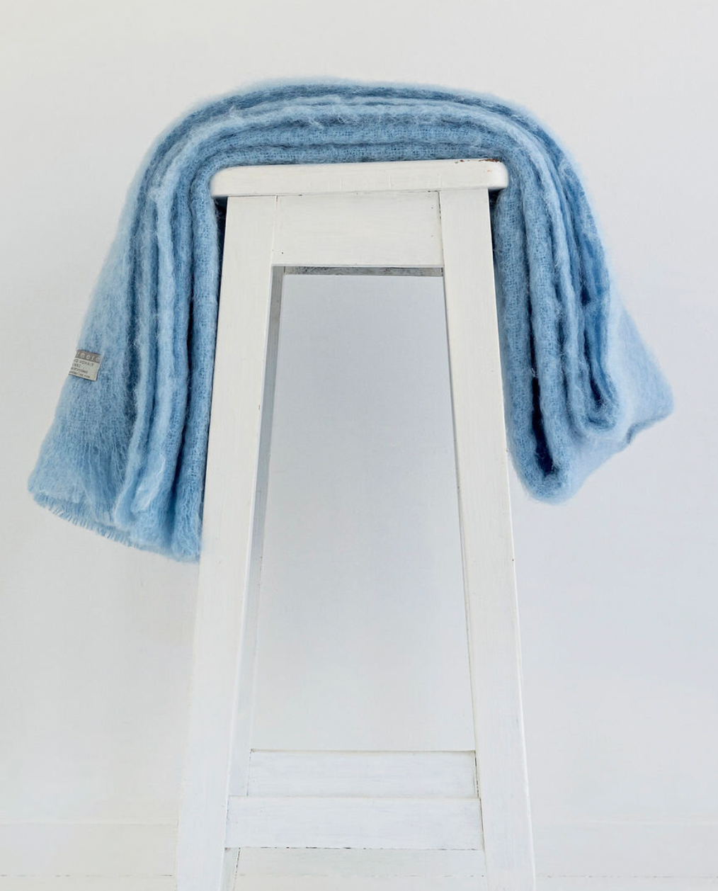 Gorgeous Mohair Knee Rug / Throw, come's as a luxury Throw or a Knee rug, vast range of colours, extremely soft, fleece of NewZealand Angora goats, lightweight with warmth, natural lustre with natural insulating properties, shopology, masterweave, come's in 2 sizes, Blanket Throw : 185cm x 130cm Knee Rug : 130cm x 100cm, made in NewZealand, great gift for overseas, tourist